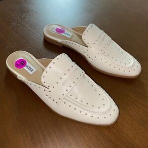 STEVE MADDEN | Kendle Bone Leath Studded Leather Mules - SIZE 8.5